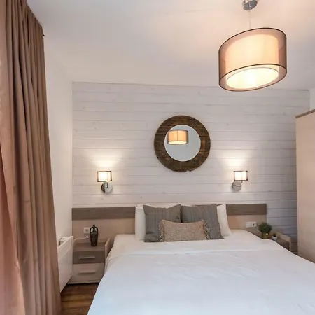 ★ Chic & Elegant 1 Bedroom In Eagle's Nest Complex ★ Close To Gondola And Bar Street דירה