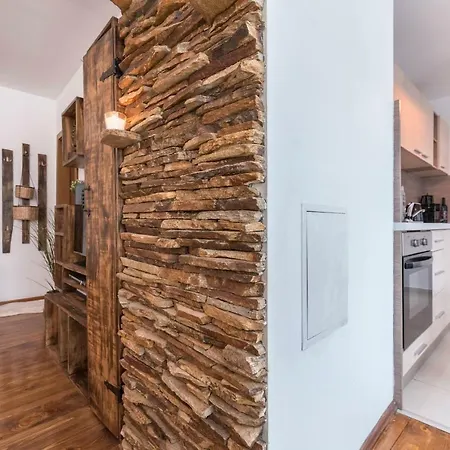 דירה ★ Chic & Elegant 1 Bedroom In Eagle's Nest Complex ★ Close To Gondola And Bar Street בנסקו