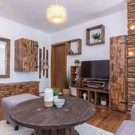 ★ Chic & Elegant 1 Bedroom In Eagle's Nest Complex ★ Close To Gondola And Bar Street Appartement