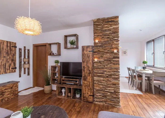 Lejlighed ★ Chic & Elegant 1 Bedroom In Eagle's Nest Complex ★ Close To Gondola And Bar Street