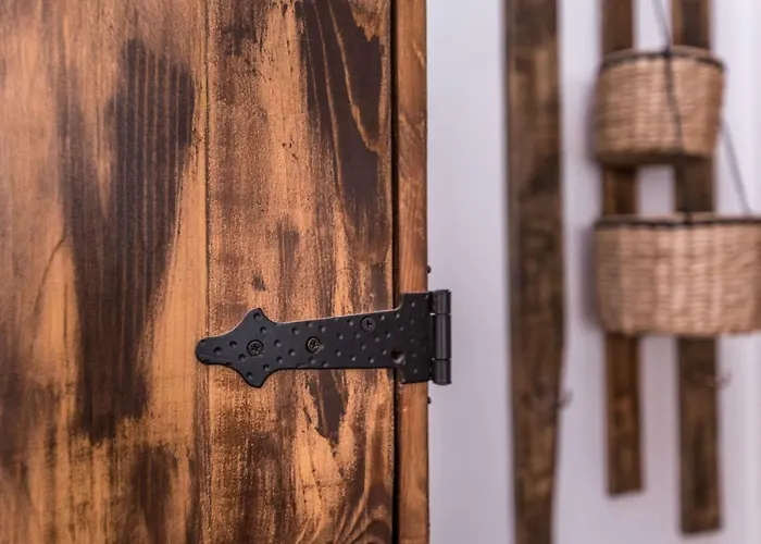 ★ Chic & Elegant 1 Bedroom In Eagle's Nest Complex ★ Close To Gondola And Bar Street