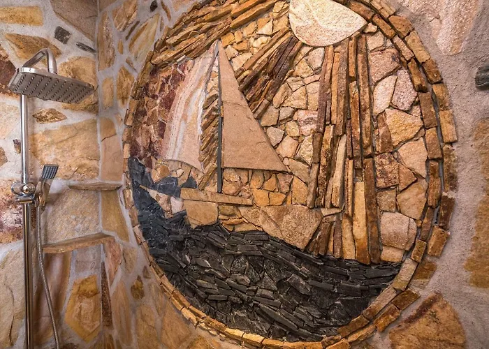 ★ Chic & Elegant 1 Bedroom In Eagle's Nest Complex ★ Close To Gondola And Bar Street